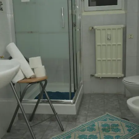 לינה וארוחת בוקר Bel Ami 3*